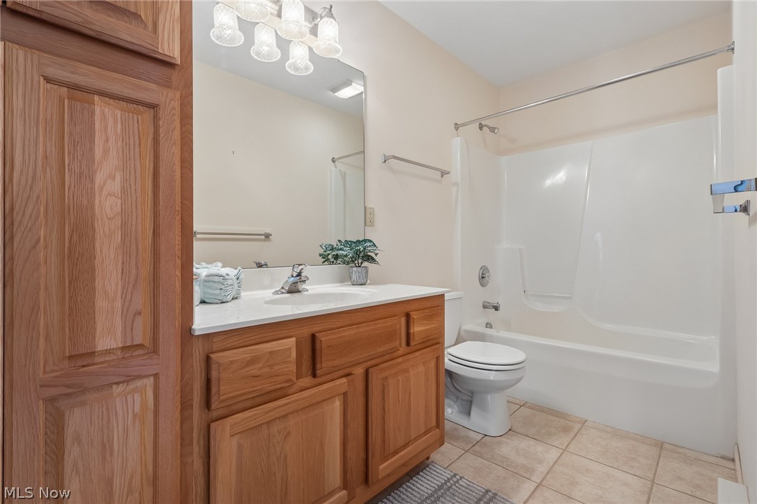 Lakefield Manor Condo - Residential