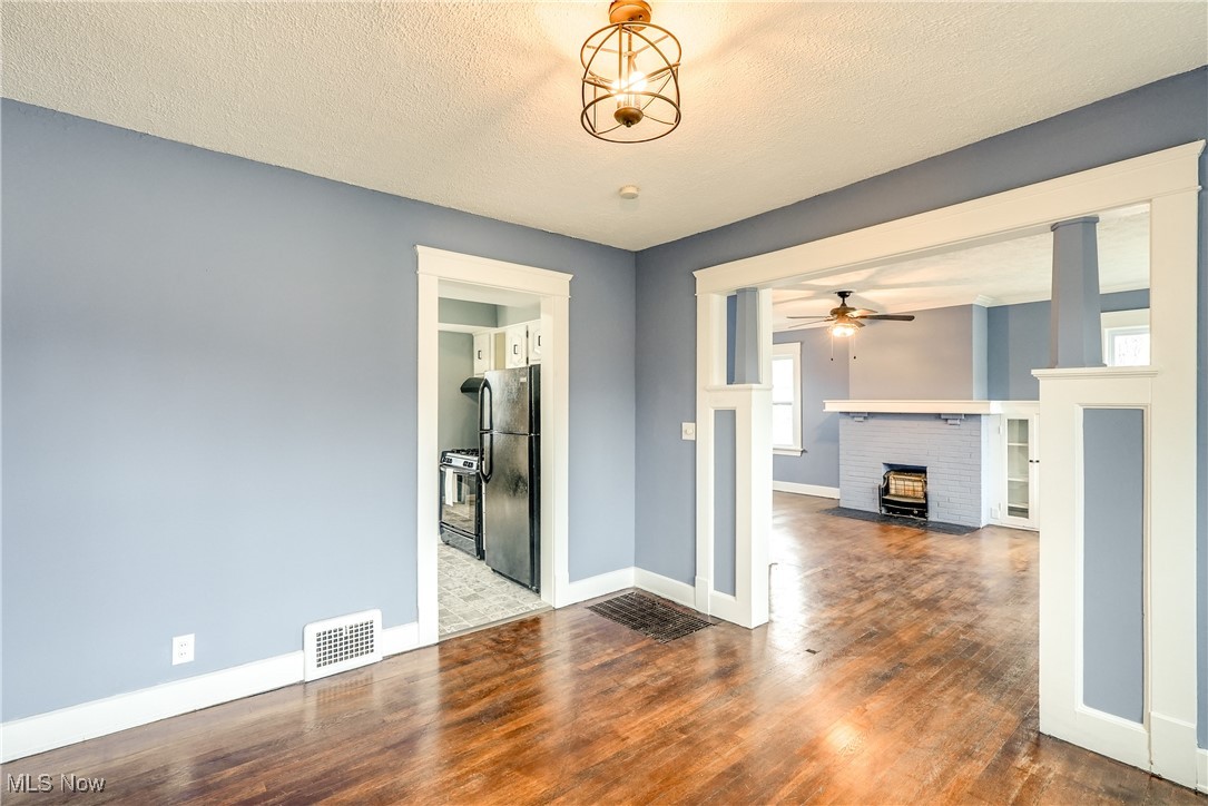 Mars E Wagar - Residential