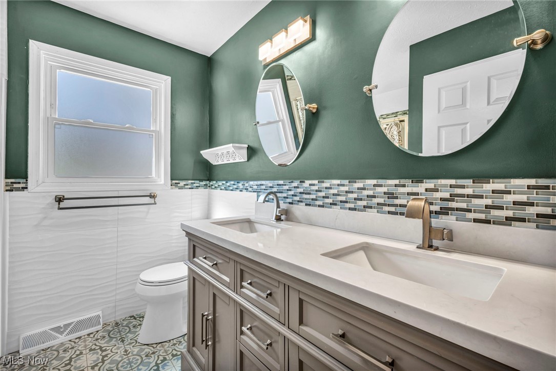9941 River Oaks Drive, North Royalton, Ohio image 22
