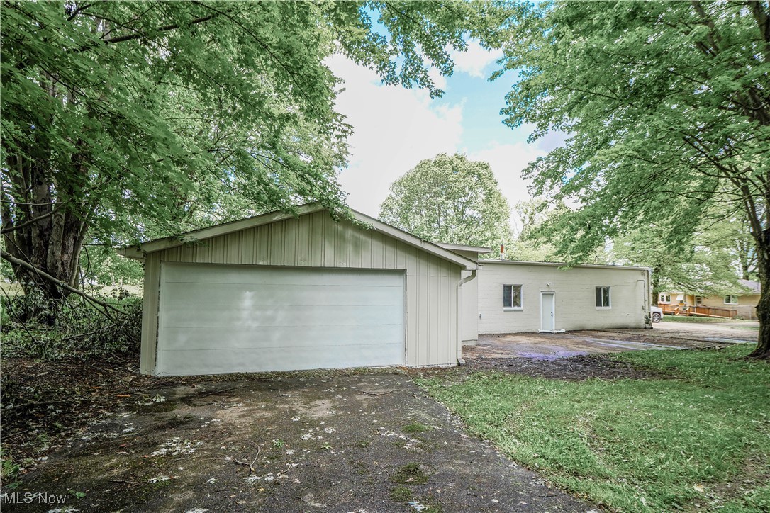 2078 S Medina Line Road, Wadsworth, Ohio image 40