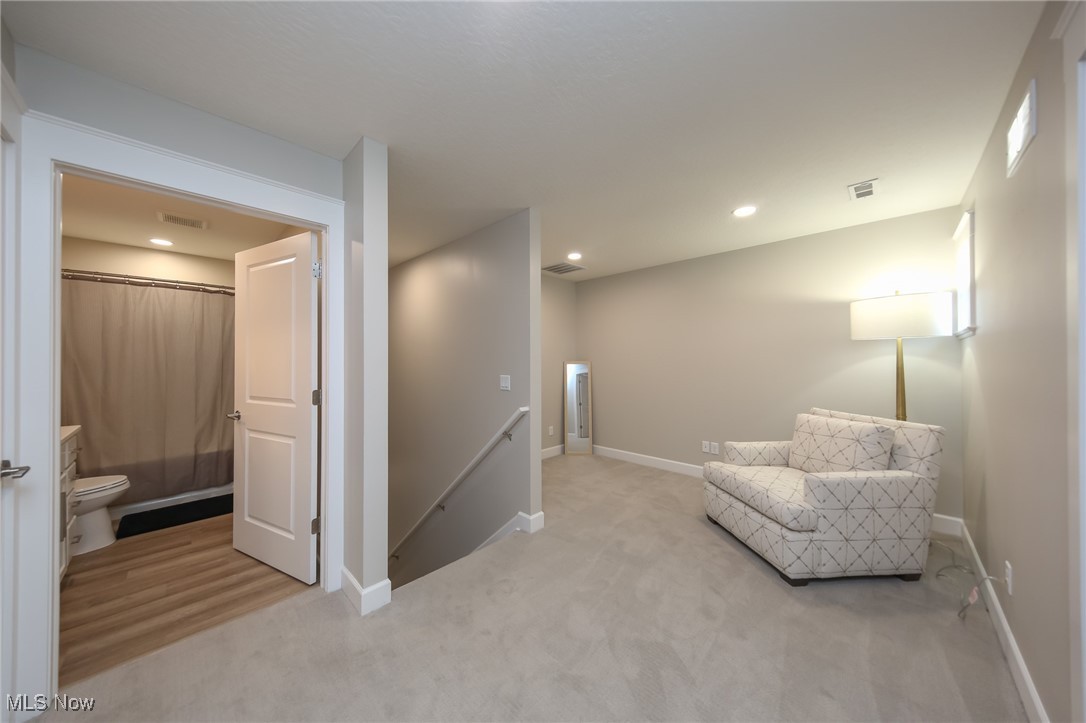 Hawks Nest Xing Condo - Residential