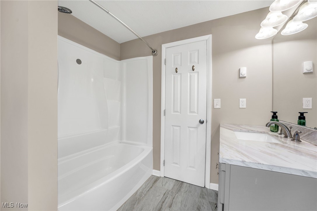 35112 Spruce Street, North Ridgeville, Ohio image 26