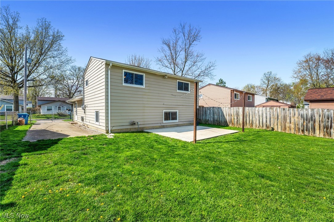 35112 Spruce Street, North Ridgeville, Ohio image 27