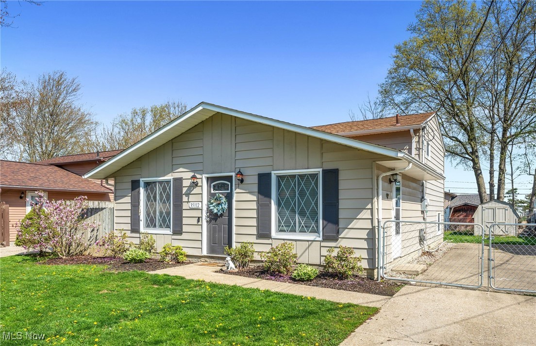 35112 Spruce Street, North Ridgeville, Ohio image 1