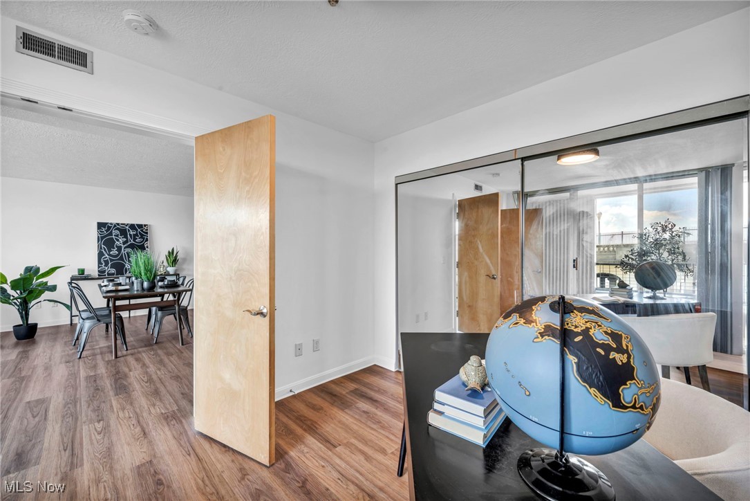 Condos/Stonebridge - Residential