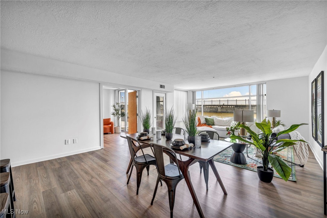 Condos/Stonebridge - Residential