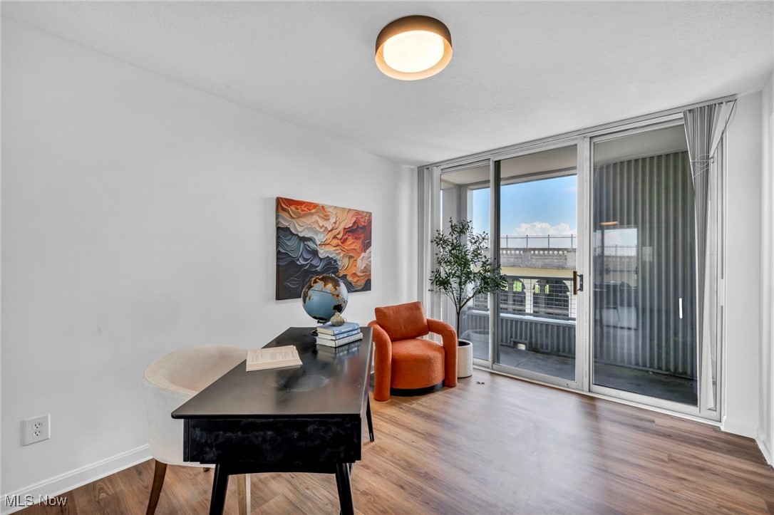 Condos/Stonebridge - Residential