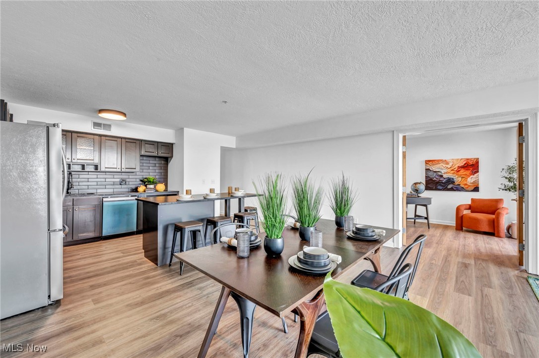 Condos/Stonebridge - Residential