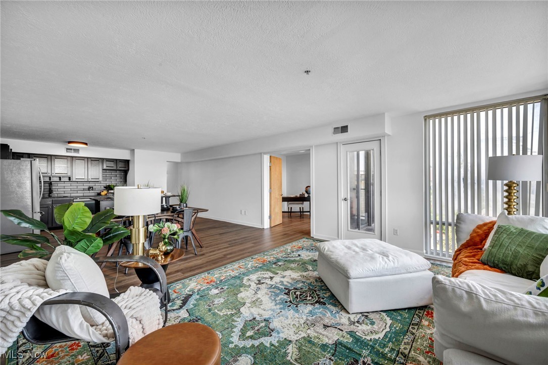 Condos/Stonebridge - Residential