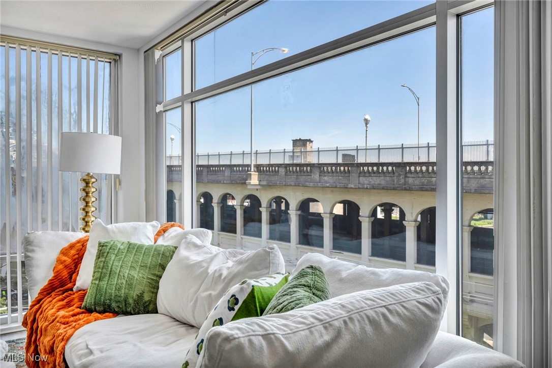 Condos/Stonebridge - Residential