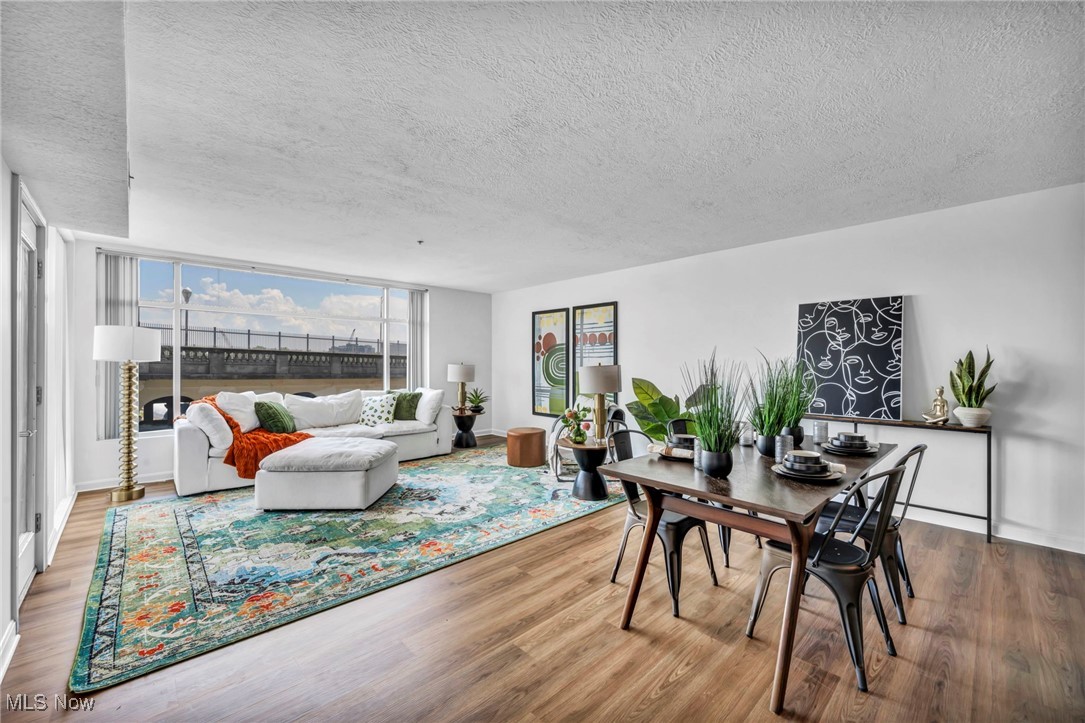 Condos/Stonebridge - Residential