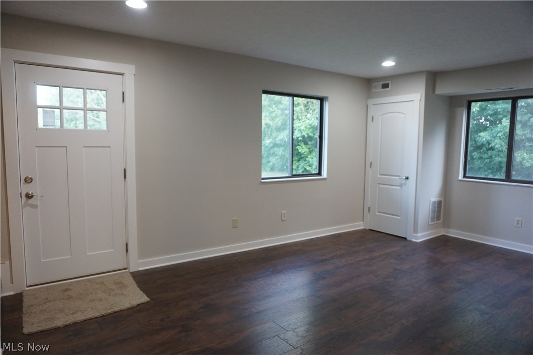 Kings Court Condo - Residential