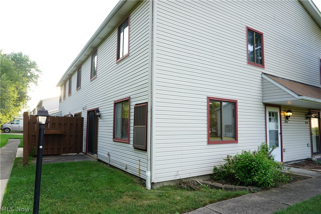 Kings Court Condo - Residential