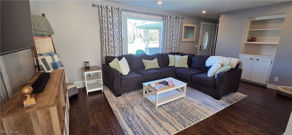 Photo of 5581 Middlebranch Avenue NW, Canton, OH 44721 (MLS # 5199608)