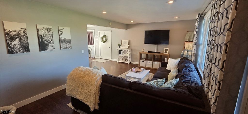 Photo of 5581 Middlebranch Avenue NW, Canton, OH 44721 (MLS # 5199608)