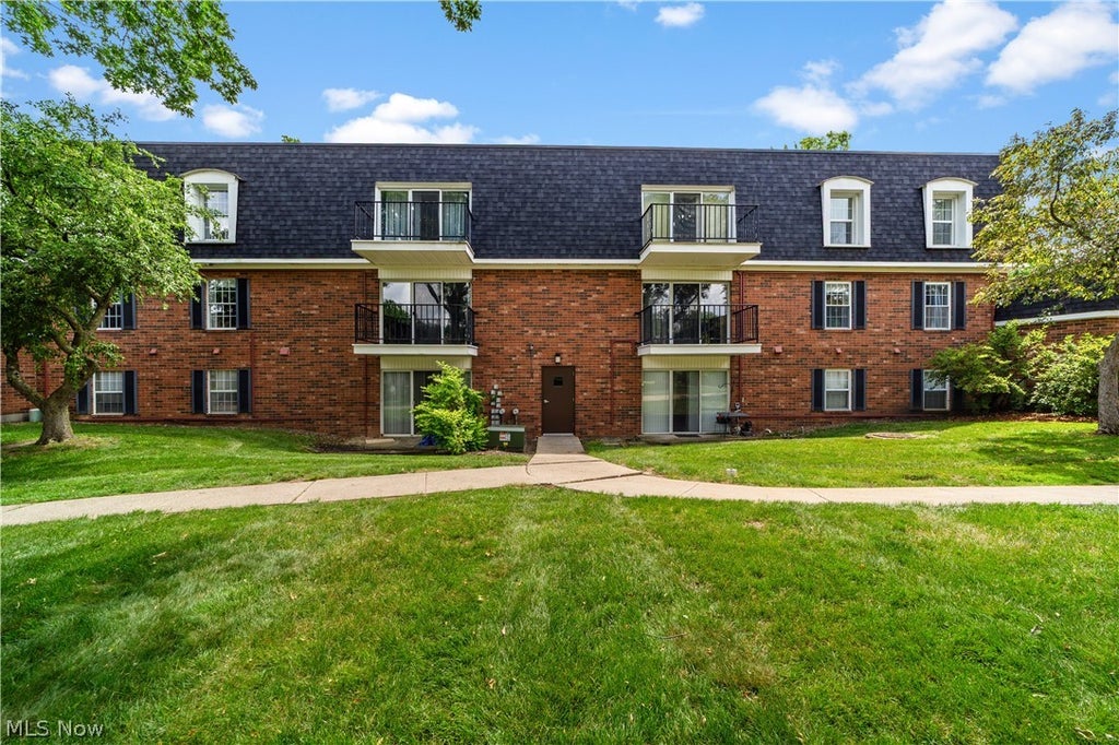 Photo of 1900 King James Parkway #303, Westlake, OH 44145 (MLS # 5218421)