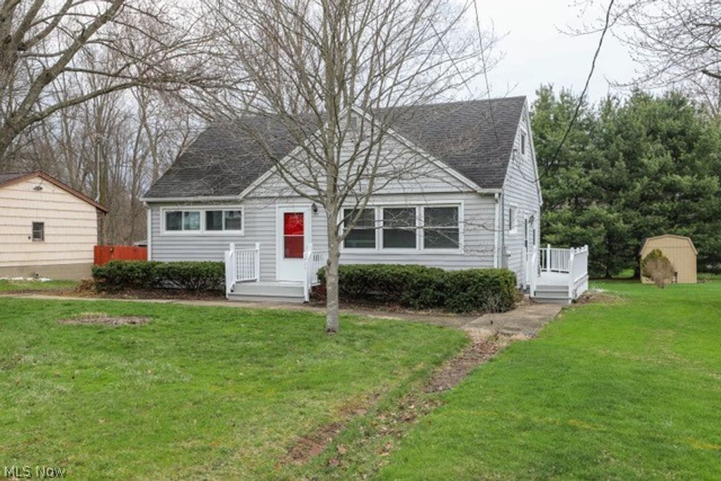 Photo of 726 Artesian Avenue, Newton Falls, OH 44444 (MLS # 5194189)