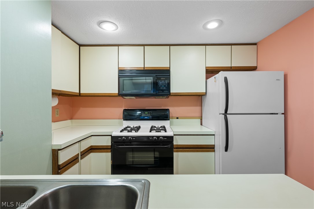 Pine Mill Ridge Condo - Residential