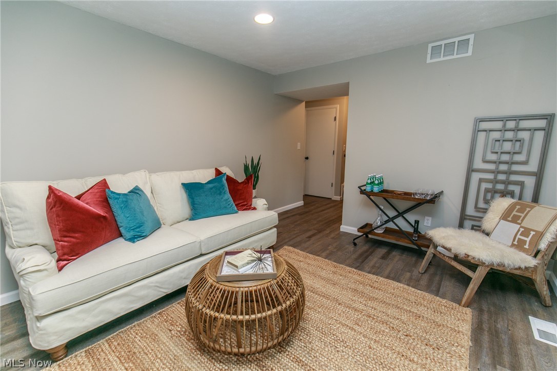 Charles 01 - Residential