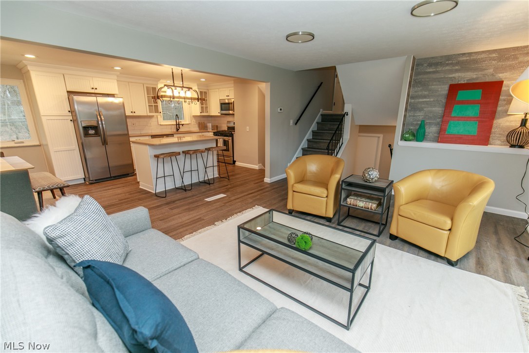 Charles 01 - Residential