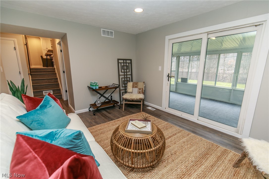 Charles 01 - Residential