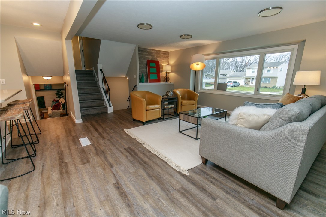 Charles 01 - Residential