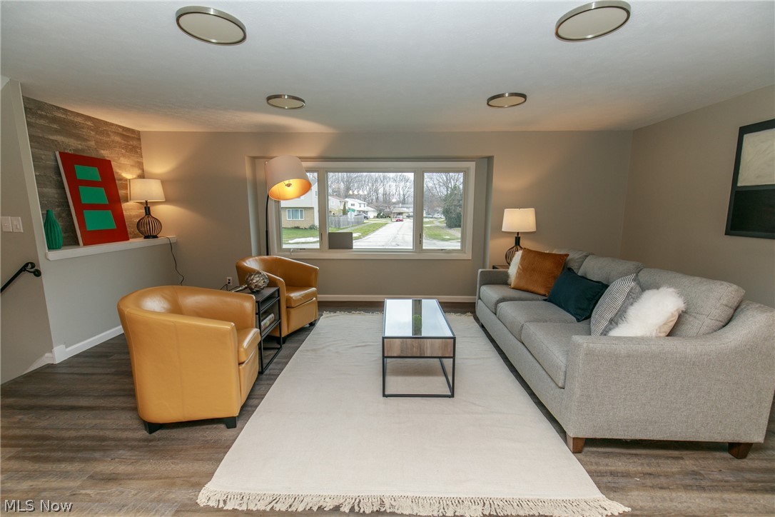 Charles 01 - Residential