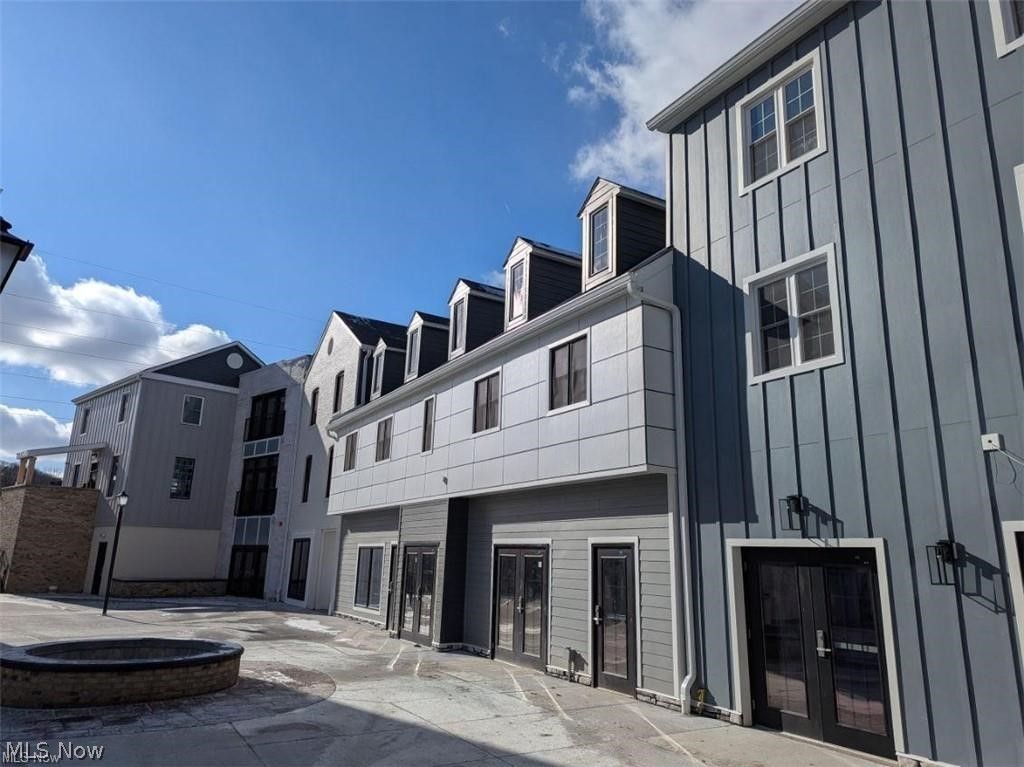 Photo of 1300 Weathervane Lane #324, Akron, OH 44313 (MLS # 5190885)