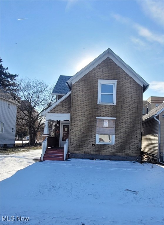Calling all investors, Do it yourself rehabbers and/or anyone who would like to bring this home back to it's former glory. Many possibilities.
Spacious Duplex two bedroom and one bath on each level. Home has been partially started. Blank canvas awaiting your finishing touches.
Home is close to schools, downtown Lorain, Lakeview Park, Black River Landing, shopping and major highways.