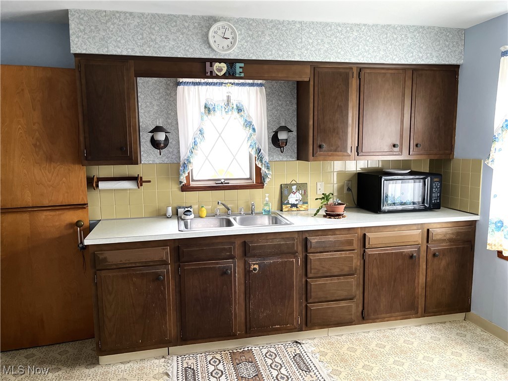 16 Ledgewood Drive, Bedford, Ohio image 2