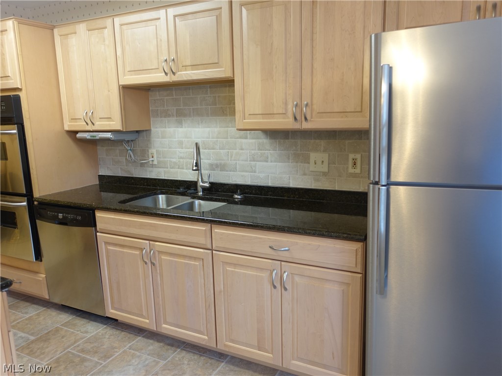 Silver Lake Towers - Residential