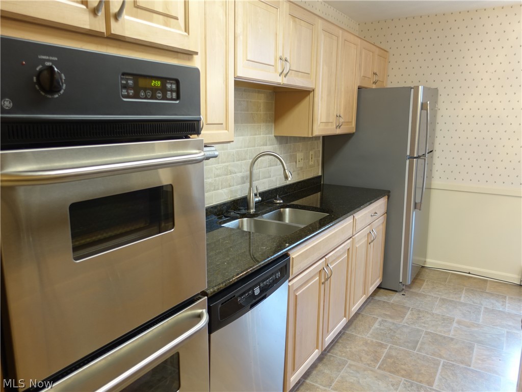 Silver Lake Towers - Residential