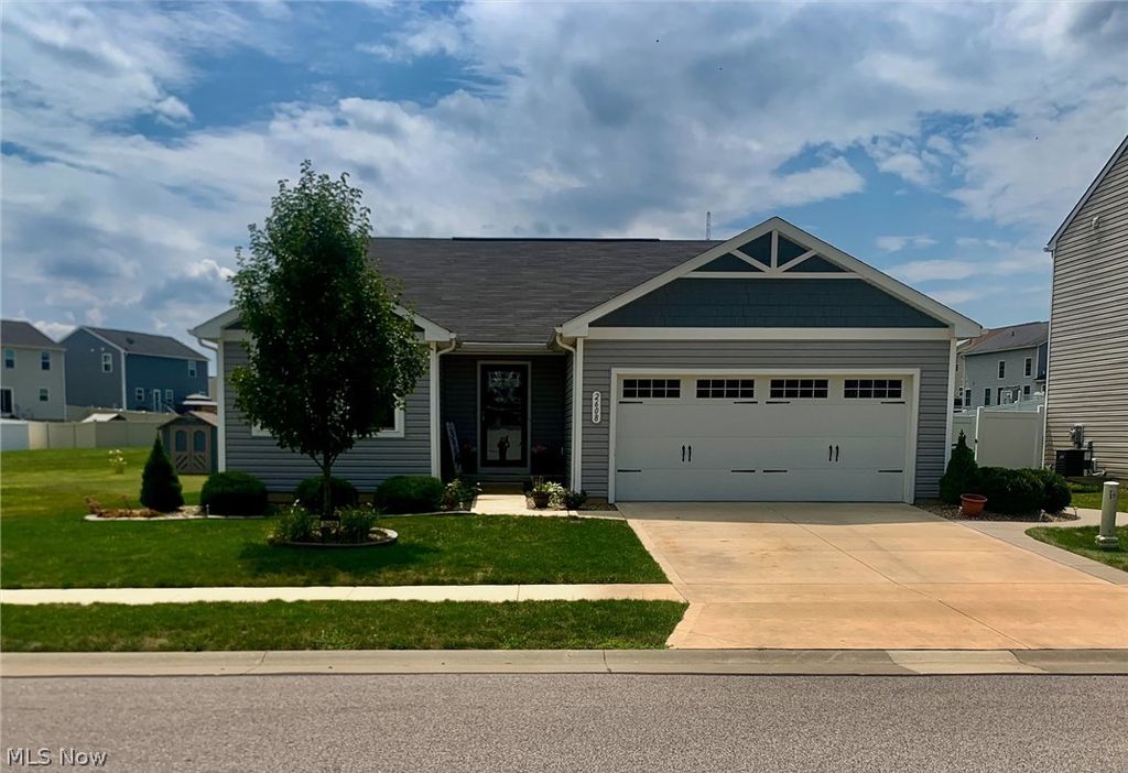 Photo of 2608 Bishop Oval, Barberton, OH 44203 (MLS # 5197166)