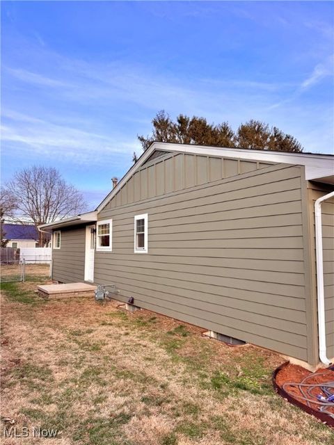 Tiny photo for 675 Allen Avenue, Chillicothe, OH 45601 (MLS # 5179401)