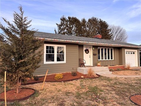 Tiny photo for 675 Allen Avenue, Chillicothe, OH 45601 (MLS # 5179401)