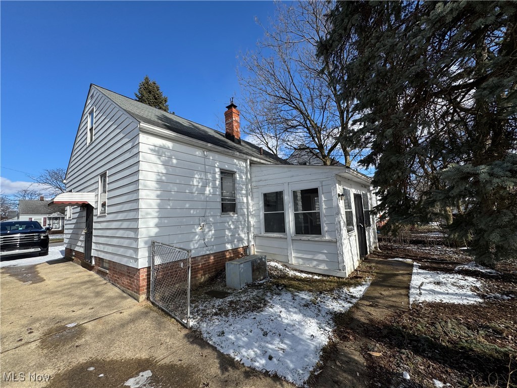 20718 Raymond Street, Maple Heights, Ohio image 6