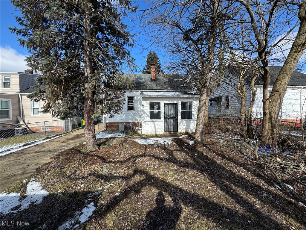 20718 Raymond Street, Maple Heights, Ohio image 4