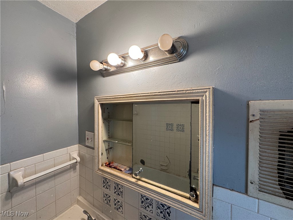 20718 Raymond Street, Maple Heights, Ohio image 27