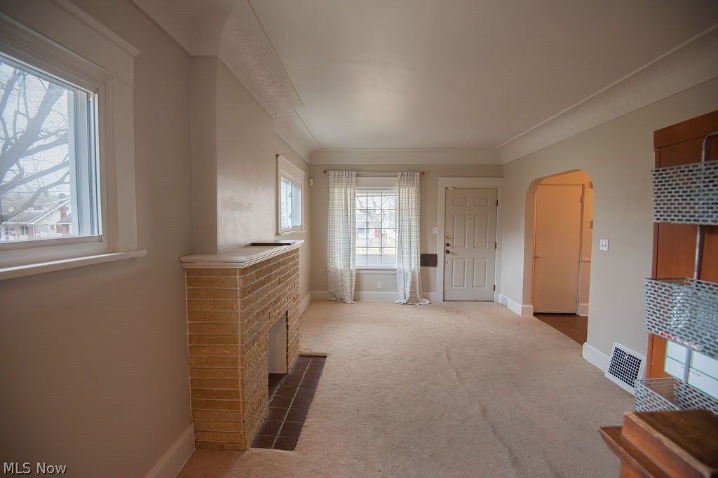 Photo of 84 S Hazelwood Avenue, Youngstown, OH 44509 (MLS # 5189817)