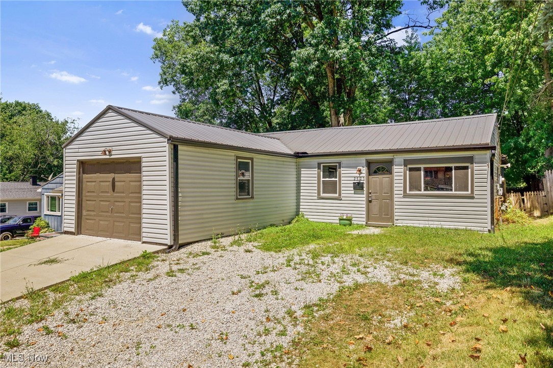Welcome to 2521 and 2525 44th St! An excellent investment opportunity — two single-family ranch homes on neighboring lots, both located in the sought-after Plain Local Schools district. 2521 44th St: 2 bedrooms, 1 bathroom — previously rented for $950/month.
2525 44th St: 3 bedrooms, 1 bathroom — previously rented for $1,250/month. Both homes feature durable metal roofs and LVP flooring throughout. 2525 has been completely repainted and is move-in ready. Whether you're an investor looking to grow your rental portfolio or a buyer exploring multi-property options, these homes offer solid rental history and great potential.