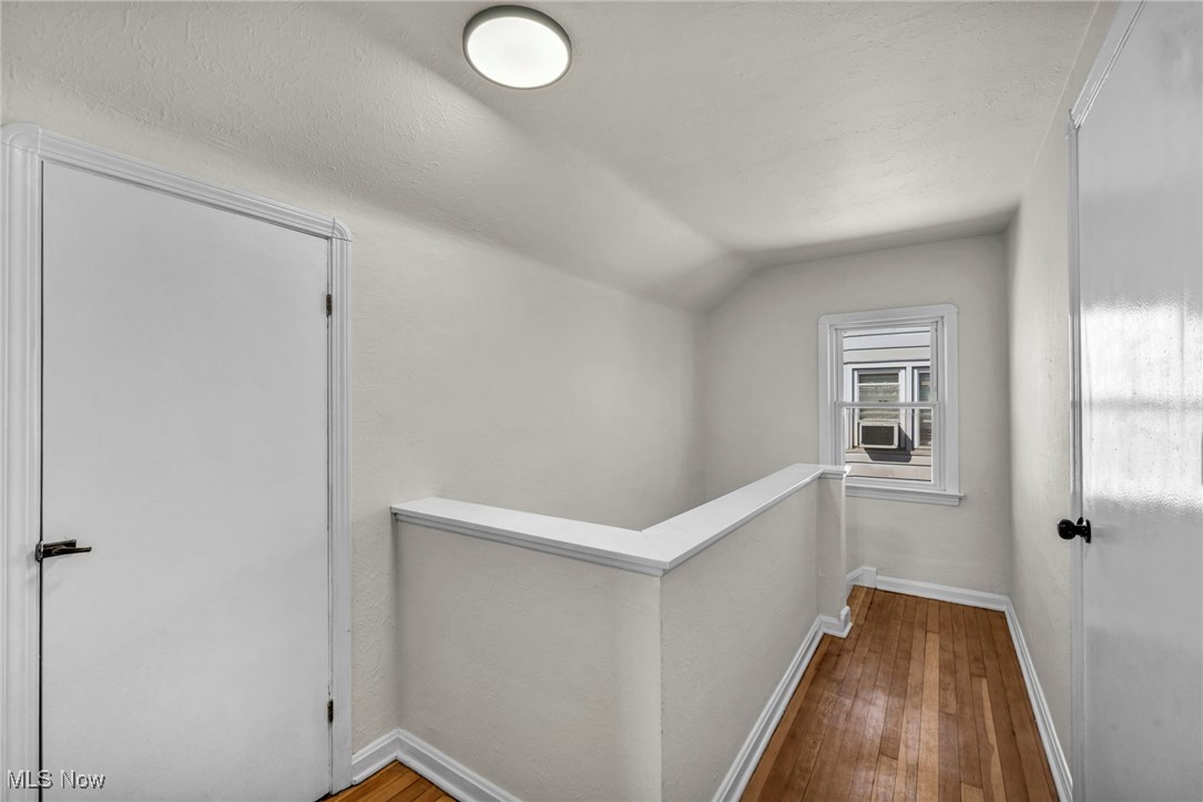 7903 Pinegrove Avenue, Parma, Ohio image 26
