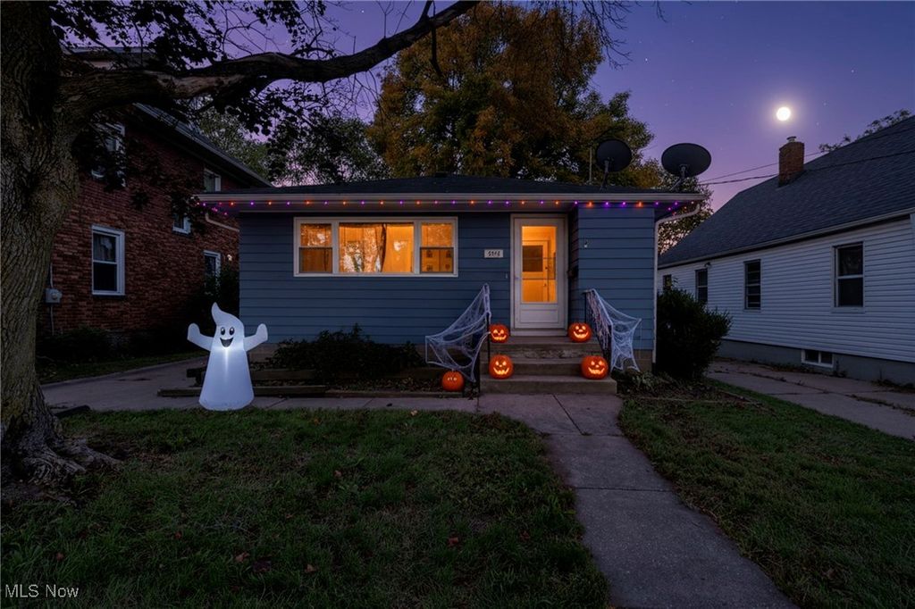 Photo of 874 Iona Avenue, Akron, OH 44314 (MLS # 5165705)