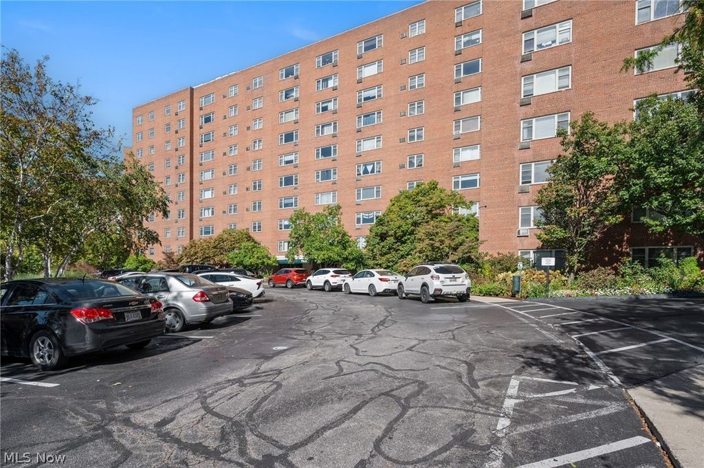 Photo of 11820 Edgewater Drive #718, Lakewood, OH 44107 (MLS # 5203194)