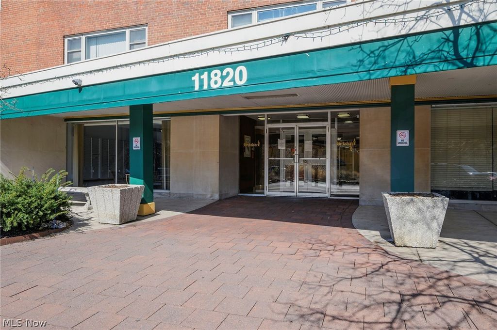 Photo of 11820 Edgewater Drive #718, Lakewood, OH 44107 (MLS # 5203194)