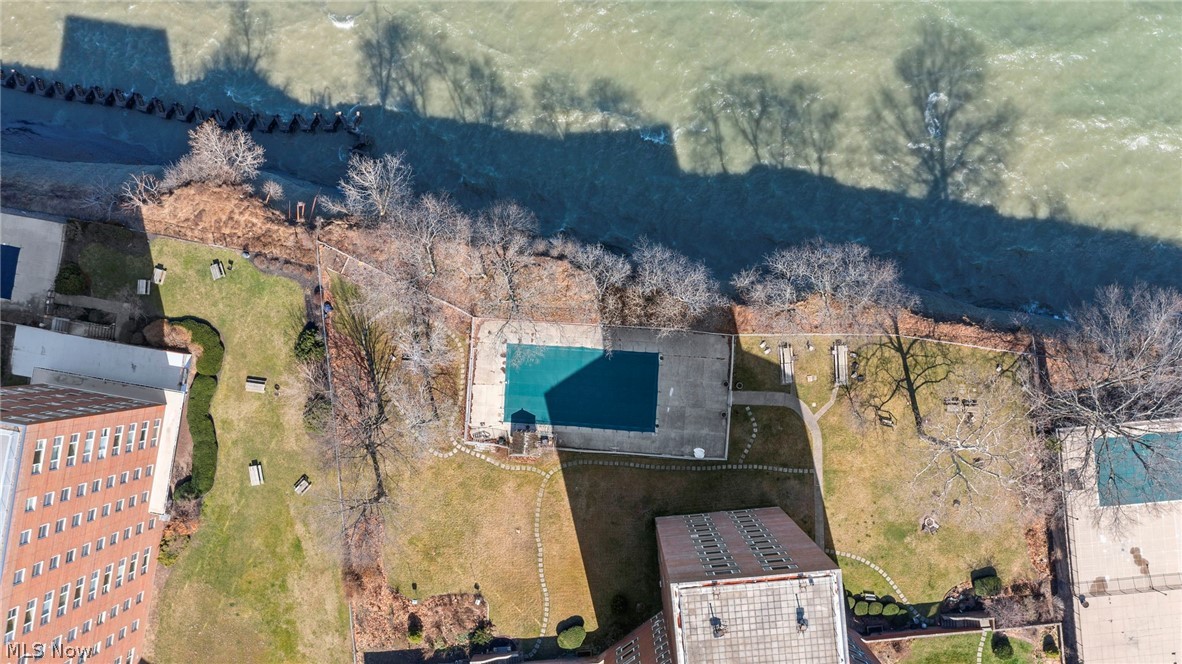 11820 Edgewater Drive 718