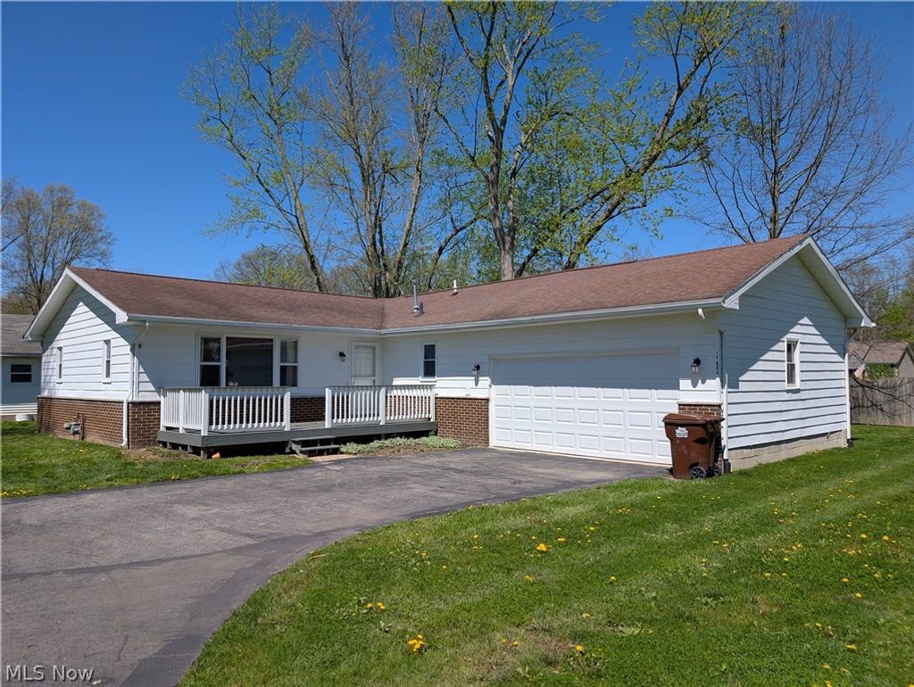 Photo of 17604 Olive Avenue, Lake Milton, OH 44429 (MLS # 5201284)