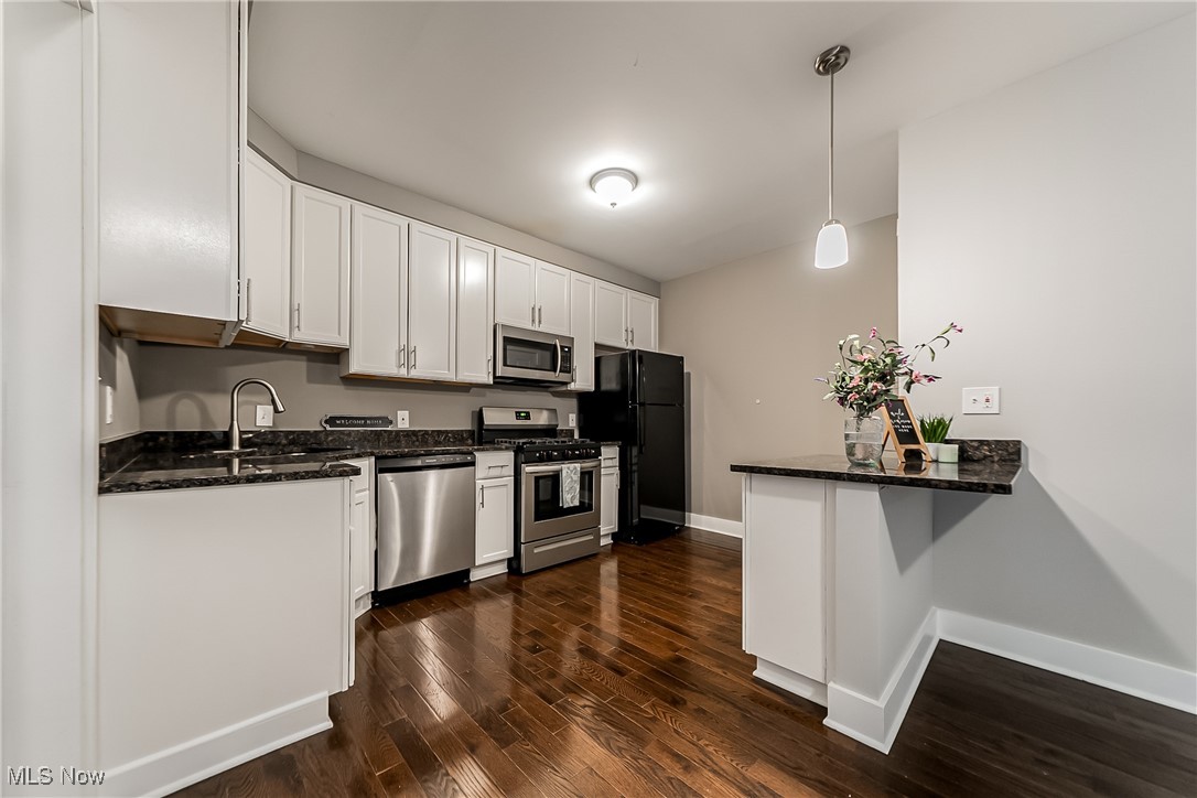 Walton Realty Companys Clifto - Residential Lease