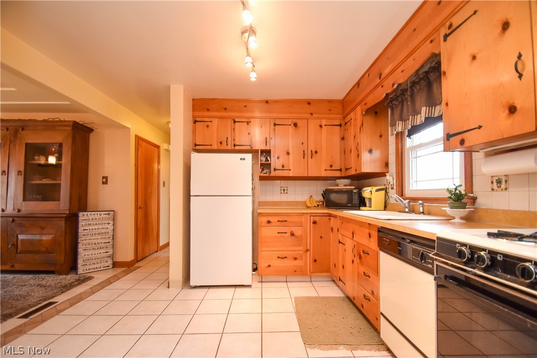 Howland Homes - Residential