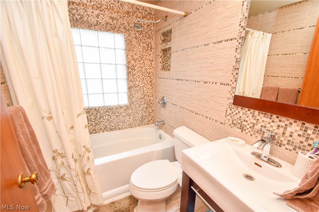 Howland Homes - Residential