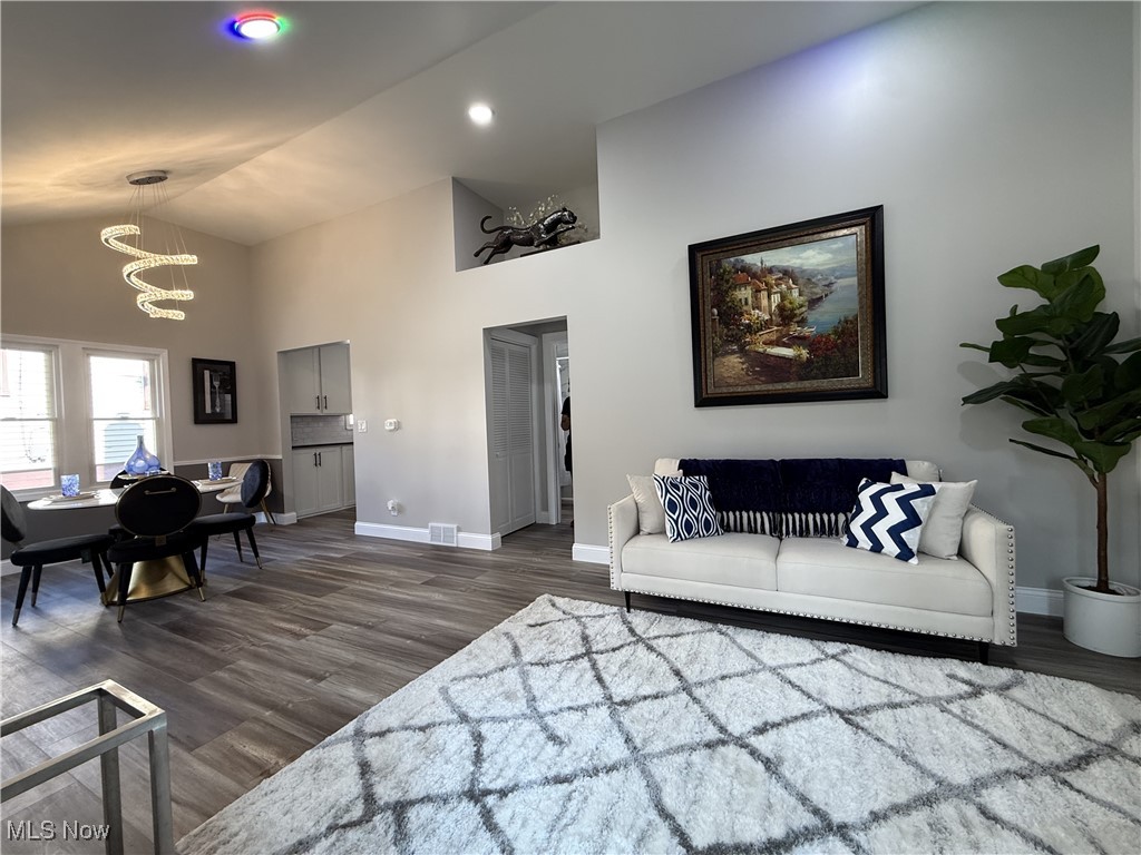 Lakeshore Hlnds - Residential